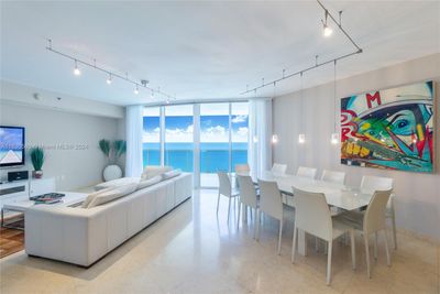 3707 - 17201 Collins Ave, Condo with 2 bedrooms, 2 bathrooms and null parking in Sunny Isles Beach FL | Image 3