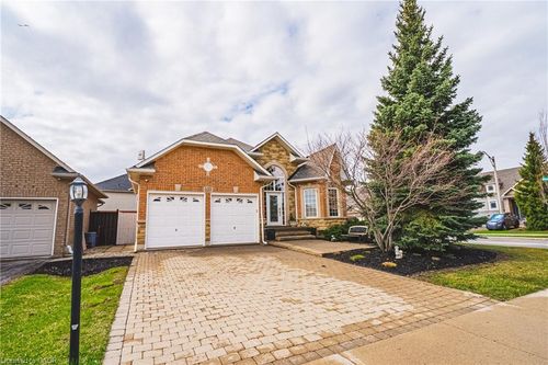 137 Pinehill Drive, Stoney Creek, ON, L0R1P0 | Card Image