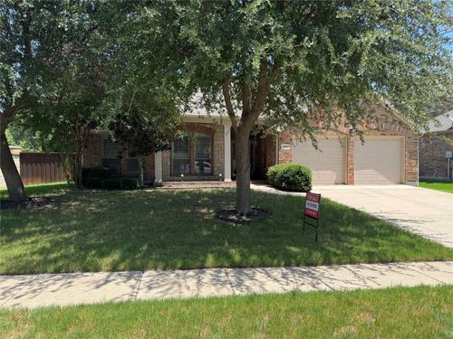 2601 Whispering Trl, Little Elm, TX, 75068-6902 | Card Image