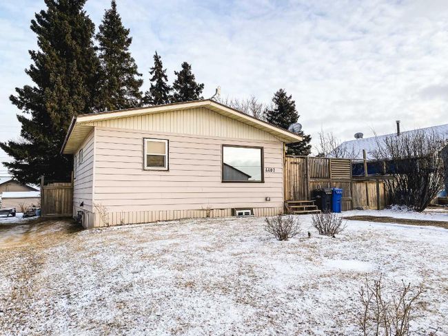 4407 47 Street, Home with 3 bedrooms, 1 bathrooms and 2 parking in Spirit River AB | Image 8