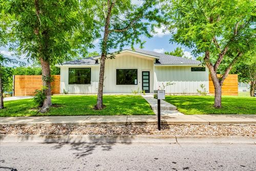 1215 Howard St, Taylor, TX, 76574-2647 | Card Image