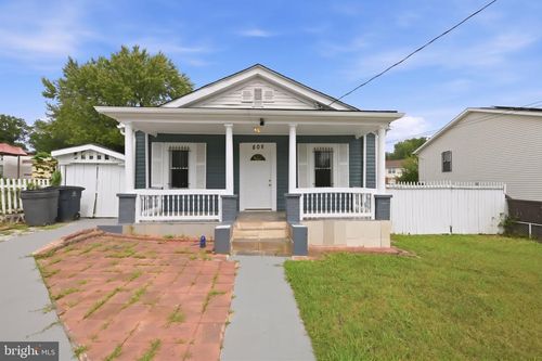 805 Eastern Ave, Fairmount Heights, MD, 20743-1307 | Card Image