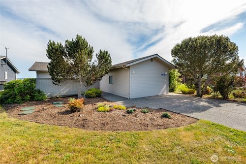 754 Livingston Bay Shore Dr, Camano Island, WA, 98282-8850 | Card Image