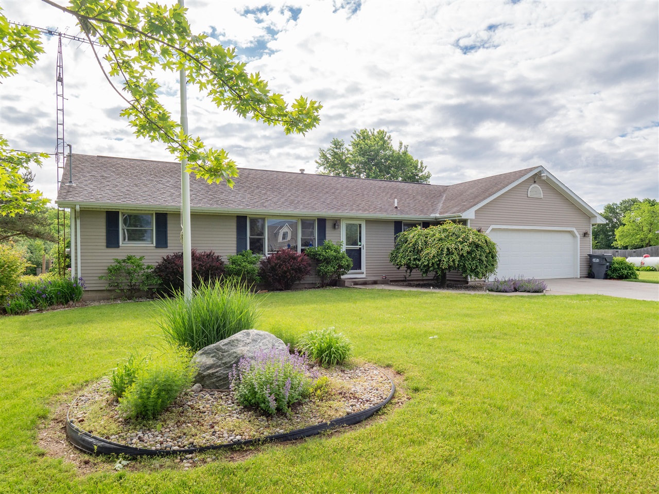 Brooklodge Rd, Hickory Corners, MI 49060