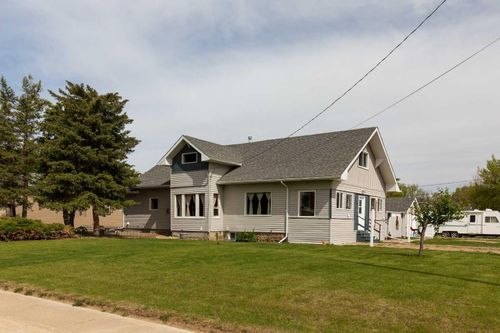 606 5 Street, Warner, AB, T0K2L0 | Card Image