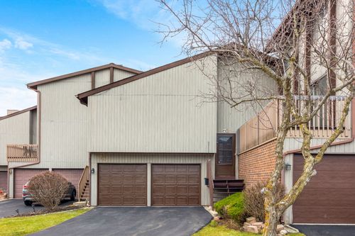 73 Century Dr, Roselle, IL, 60172-1402 | Card Image