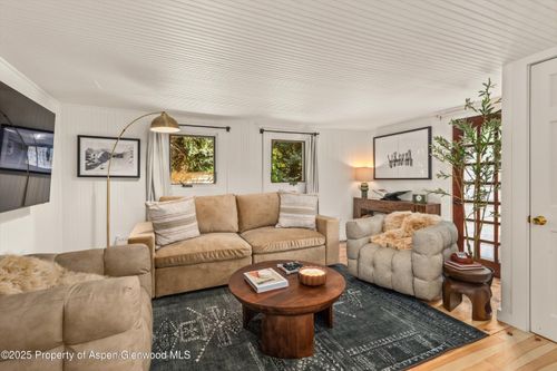 carriage-house-500 W Francis St, Aspen, CO, 81611-1235 | Card Image