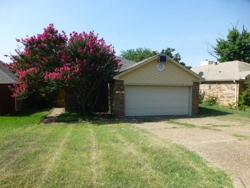 10711 Tall Oak Dr, Fort Worth, TX, 76108-3783 | Card Image