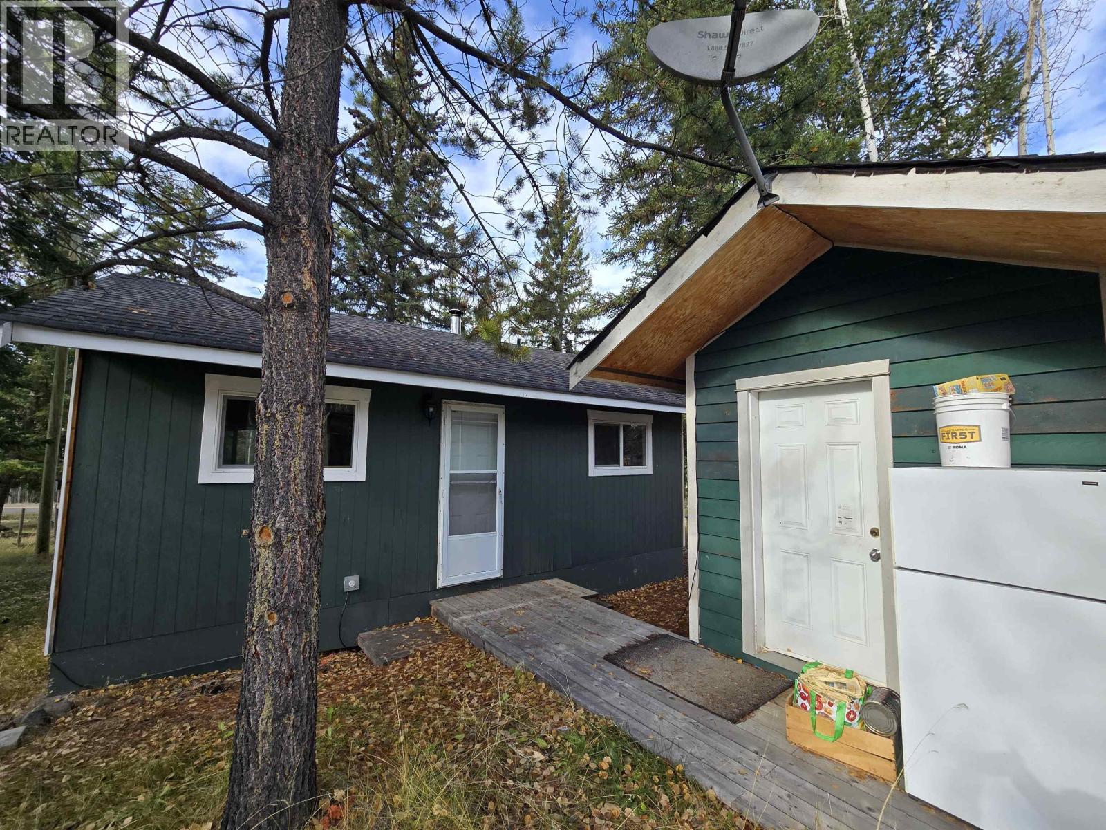 Residential in 100 Mile House 2