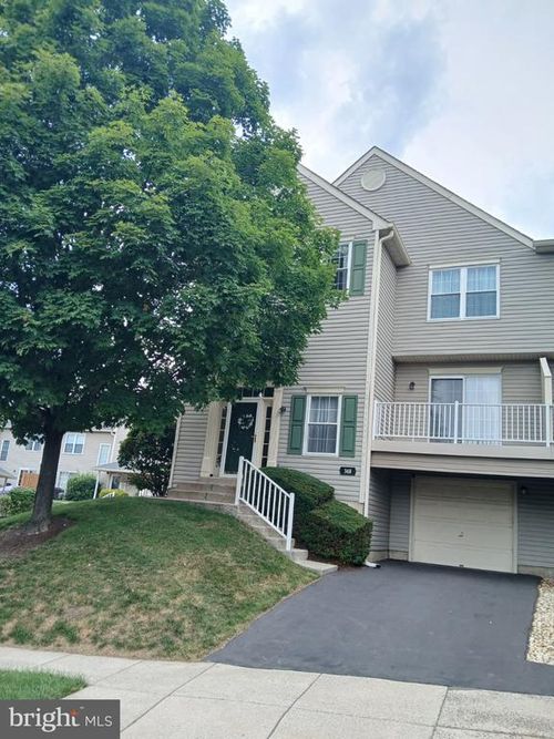 348 Bluestone Ct, COLLEGEVILLE, PA, 19426-3941 | Card Image