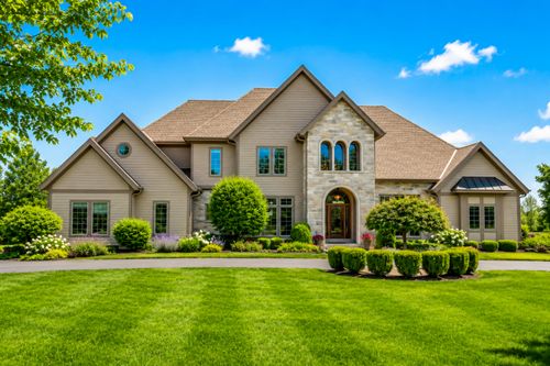 11092 N Sutton Ridge Dr, Mequon, WI, 53097-3511 | Card Image