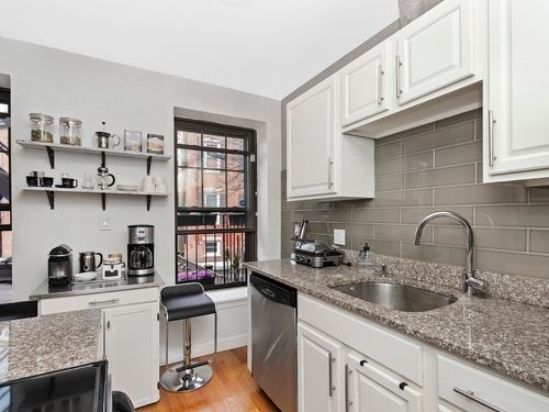 apt-1-15 Medford St, Chelsea, MA, 02150-2624 | Card Image