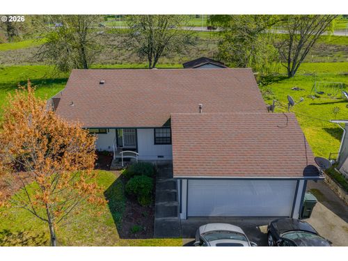 1375 Nw Keasey St, Roseburg, OR, 97471 | Card Image