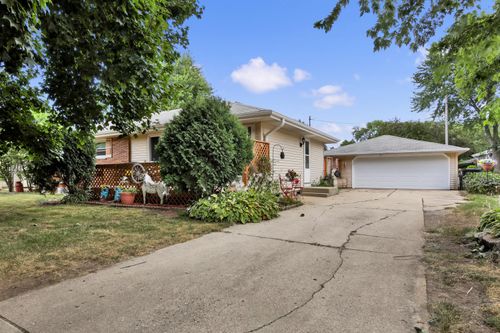8134 N 66th St, Brown Deer, WI, 53223-3400 | Card Image