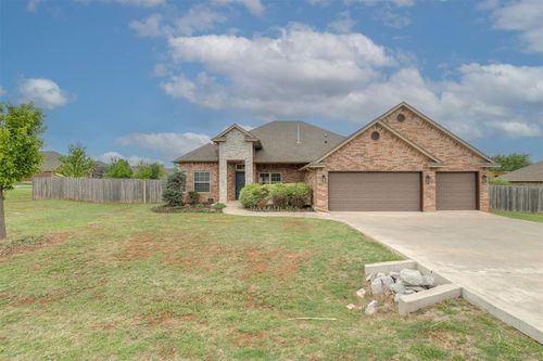 16001 Montague Dr, Edmond, OK, 73013-9689 | Card Image