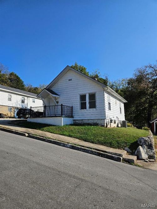 413 Oak St, Hannibal, MO, 63401-5223 | Card Image