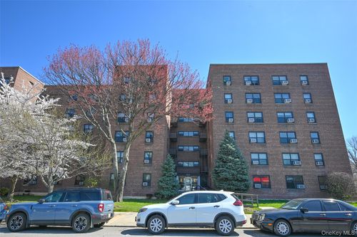 apt-1f-73-11 Bell Blvd, Oakland Gardens, NY, 11364-2916 | Card Image