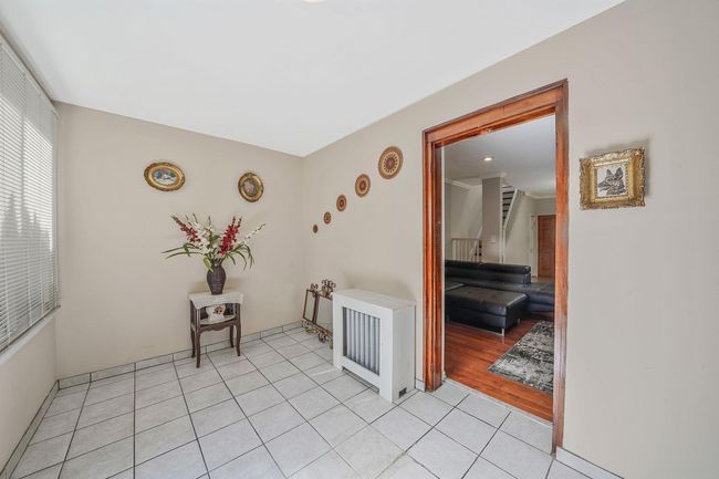 70 69 Th St, House other with 3 bedrooms, 2 bathrooms and null parking in Glendale NY | Image 5