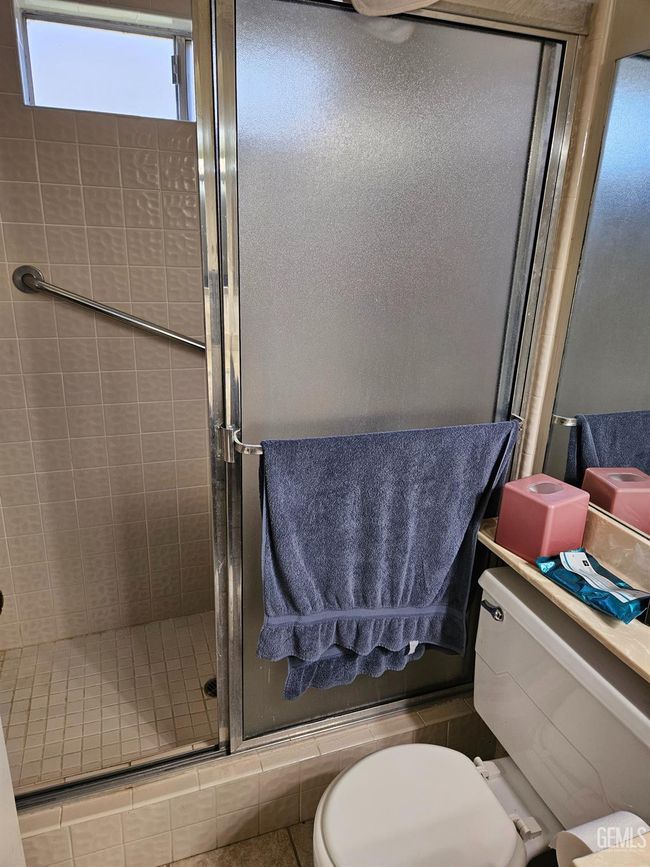 5708 Cypress Point Dr, Condo with 2 bedrooms, 1 bathrooms and null parking in Bakersfield CA | Image 11