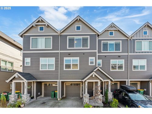 988 Sw 2nd Way, Troutdale, OR, 97060-1582 | Card Image