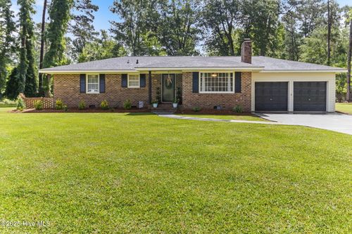 84 White Pine Rd, Lake Waccamaw, NC, 28450-9404 | Card Image