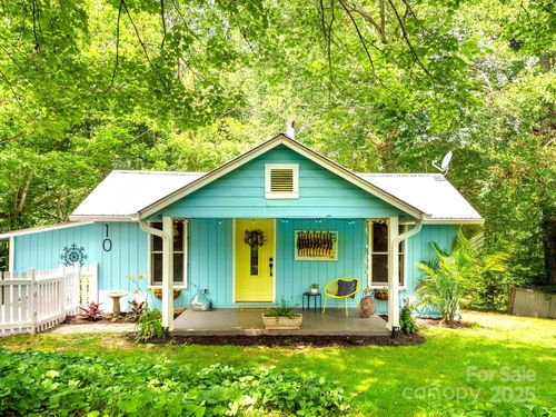 10 City View Dr, Woodfin, NC, 28804-2006 | Card Image