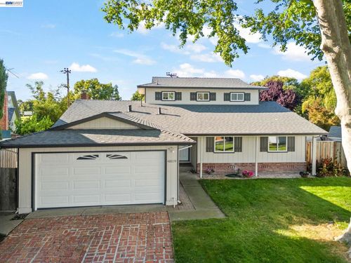 48074 Chann Ct, Fremont, CA, 94539-7511 | Card Image