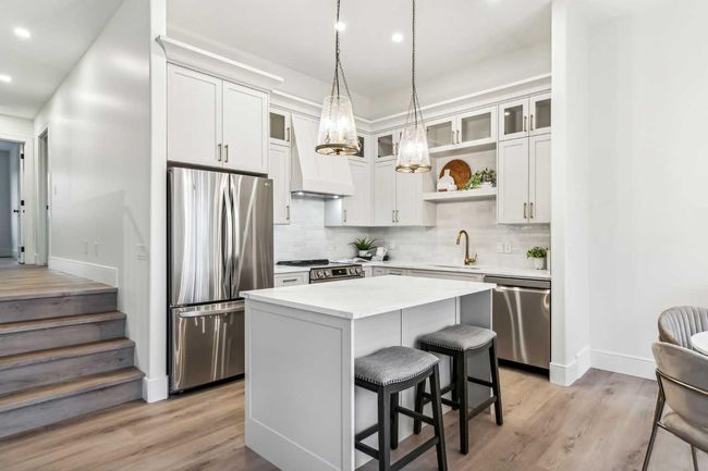 364 Prominence Hts Sw, Townhouse with 3 bedrooms, 3 bathrooms and 4 parking in Calgary AB | Image 5