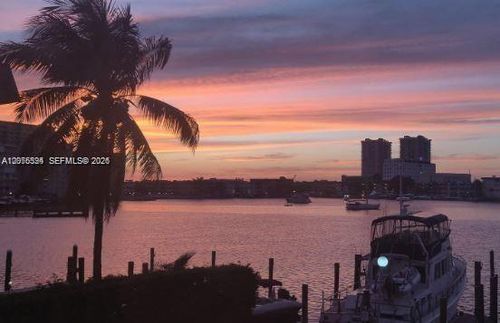 401-200 Golden Isles Dr, Hallandale Beach, FL, 33009-5891 | Card Image