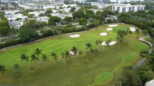 apt-2010-20335 W Country Club Dr, Aventura, FL, 33180-1692 | Card Image