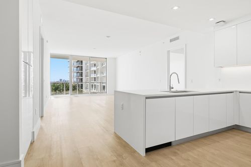 815-220 Lake Shore Dr, Lake Park, FL, 33403-3584 | Card Image