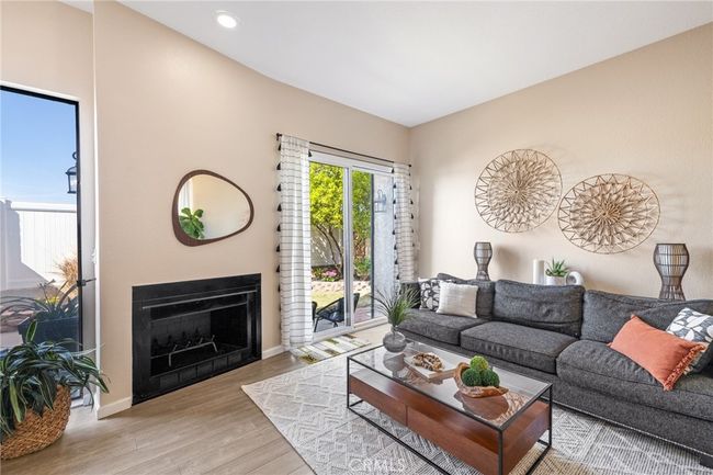 G - 2715 Vanderbilt Ln, Townhouse with 2 bedrooms, 3 bathrooms and 2 parking in Redondo Beach CA | Image 19
