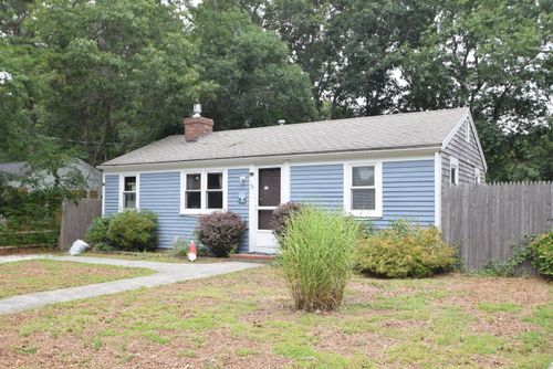 16 Circuit Rd E, West Yarmouth, MA, 02673-3725 | Card Image