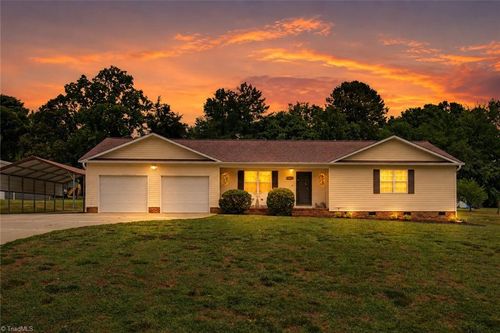 1719 Brittany Ridge Dr, Kernersville, NC, 27284-4300 | Card Image