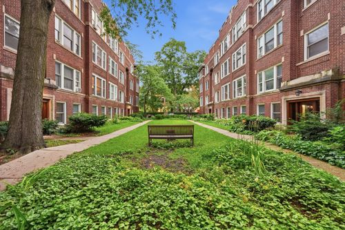 2e-5468 S Woodlawn Ave, Chicago, IL, 60615-5259 | Card Image