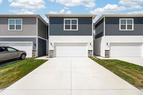 14215 Bentwood Dr, Urbandale, IA, 50323-0022 | Card Image