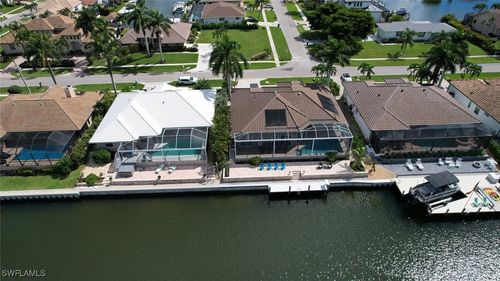 200 Copperfield Ct, MARCO ISLAND, FL, 34145-3520 | Card Image