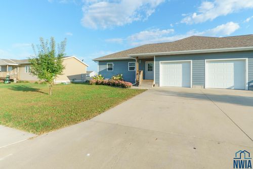 931 Campbell St, North Sioux City, SD, 57049-5493 | Card Image