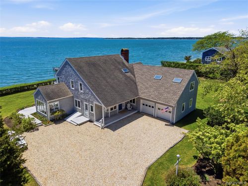 90 Peconic Ave, Shelter Is Ht, NY, 11965 | Card Image