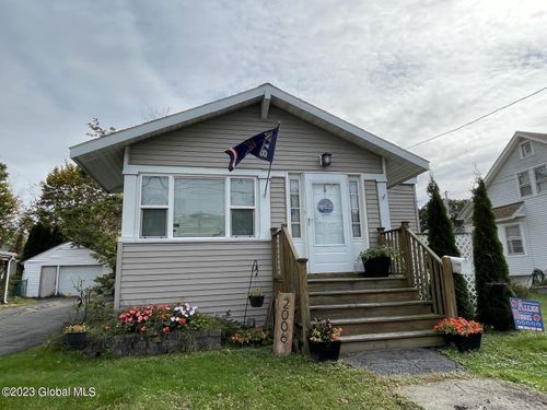 2006 9th Street, Rensselaer, NY, 12144 | Card Image