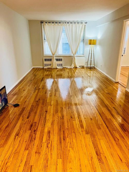 apt-4k-1332 Metropolitan Ave, Bronx, NY, 10462-7915 | Card Image