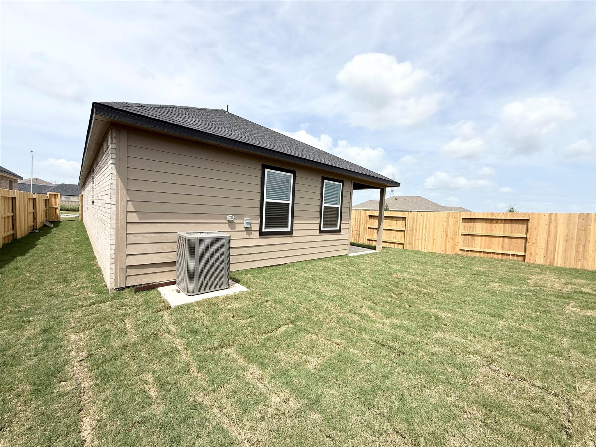 Residential in Iowa Colony 2