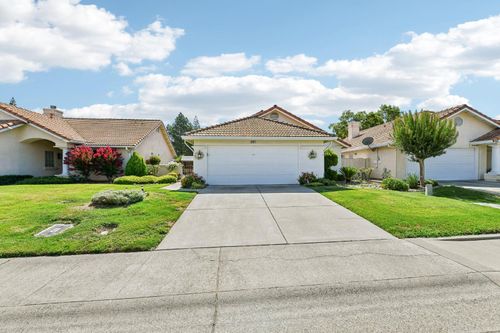 8101 Arroyo Vista Drive, Sacramento, CA, 95823 | Card Image