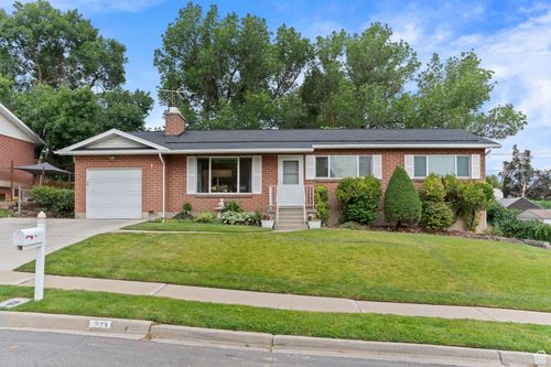 383 W 3300 S, Bountiful, UT, 84010-7933 | Card Image
