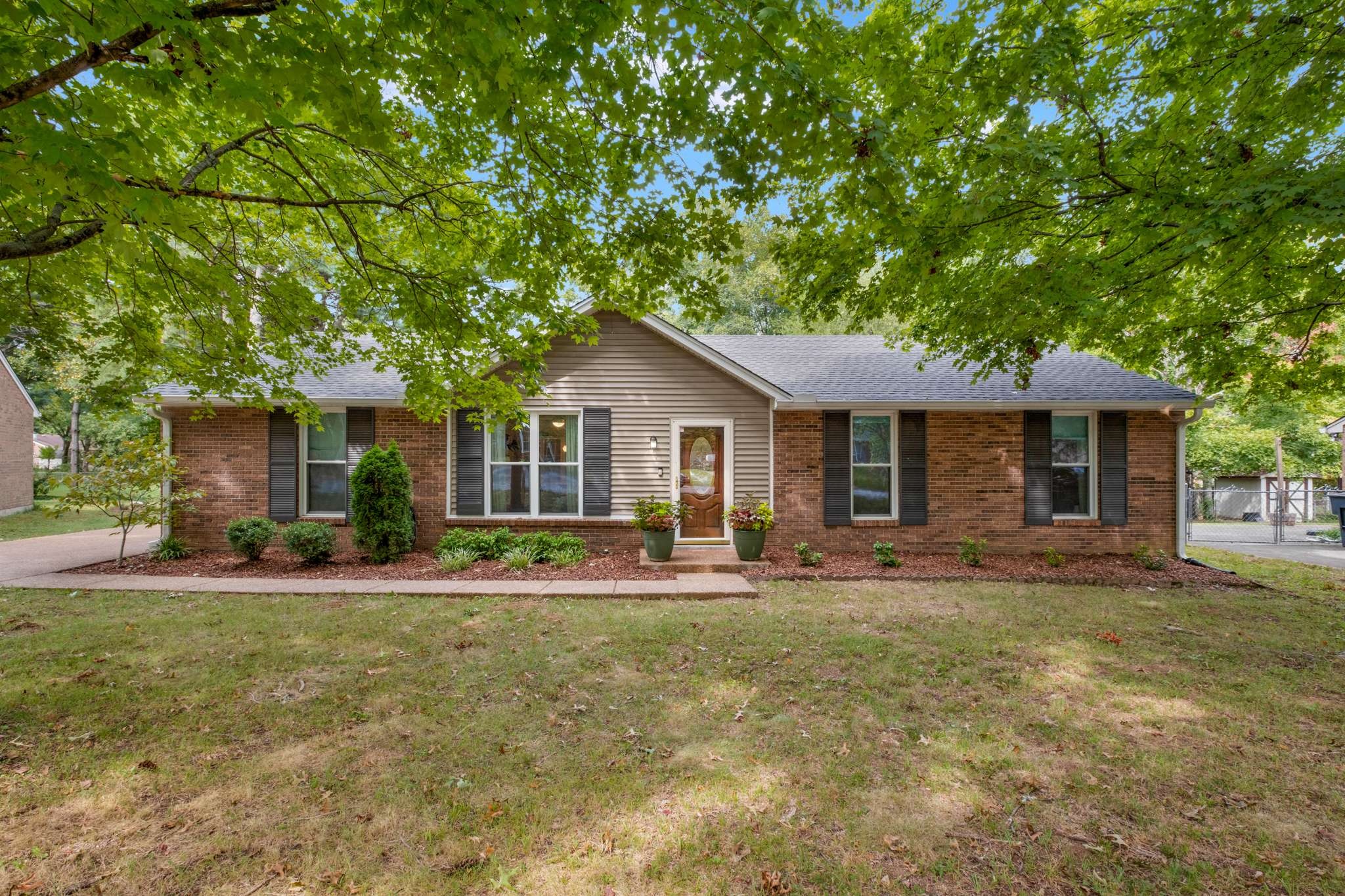 Meta Cir, Nashville, TN 37211