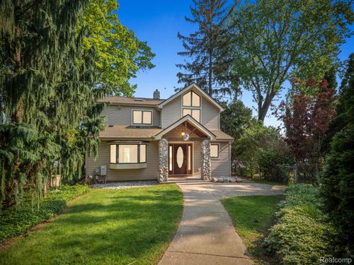 7028 Terrell St, Waterford Twp, MI, 48329-1153 | Card Image