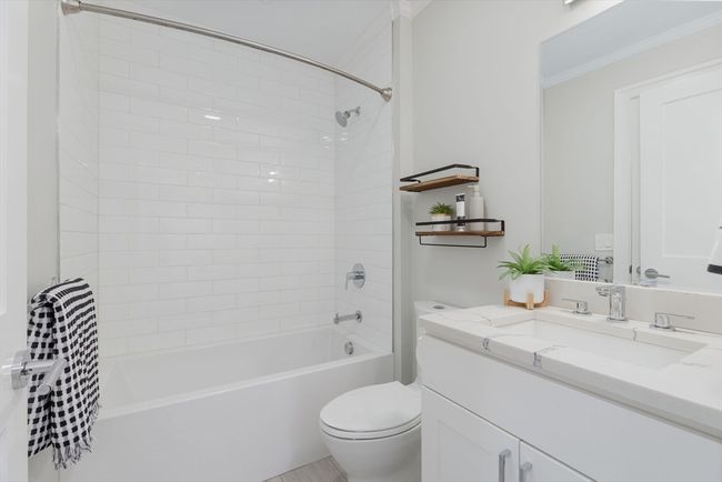 APT-2 - 1650 Columbia Rd, Condo with 3 bedrooms, 2 bathrooms and null parking in Boston MA | Image 11