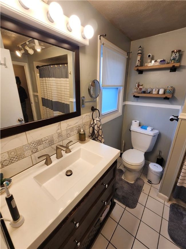1 Park View Blvd, House other with 3 bedrooms, 1 bathrooms and 4 parking in Cranston RI | Image 23