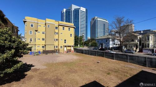 913 Martin Luther King Jr Way, Oakland, CA, 94080 | Card Image