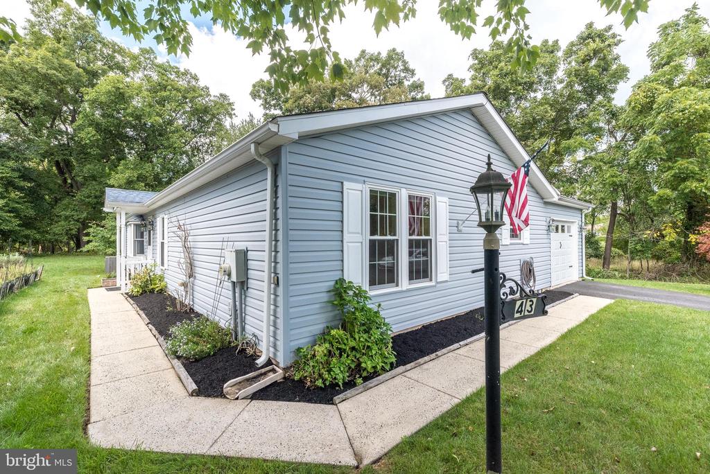 Cardinal Ct, New Hope, PA 18938